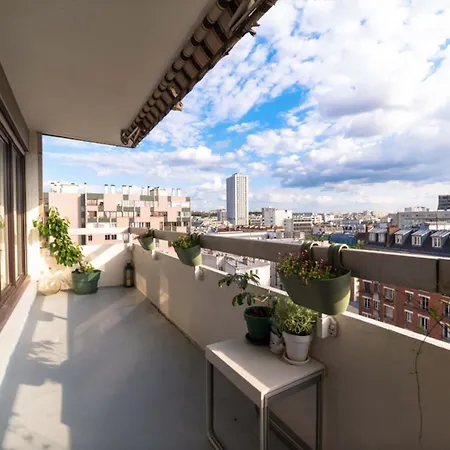 Attractive Skyscraper With 2 Terraces Párizs
